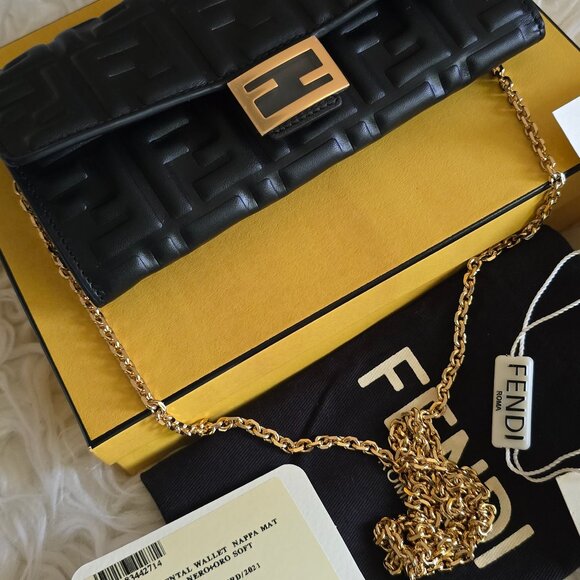 Fendi Chain wallet - Picture 4 of 10